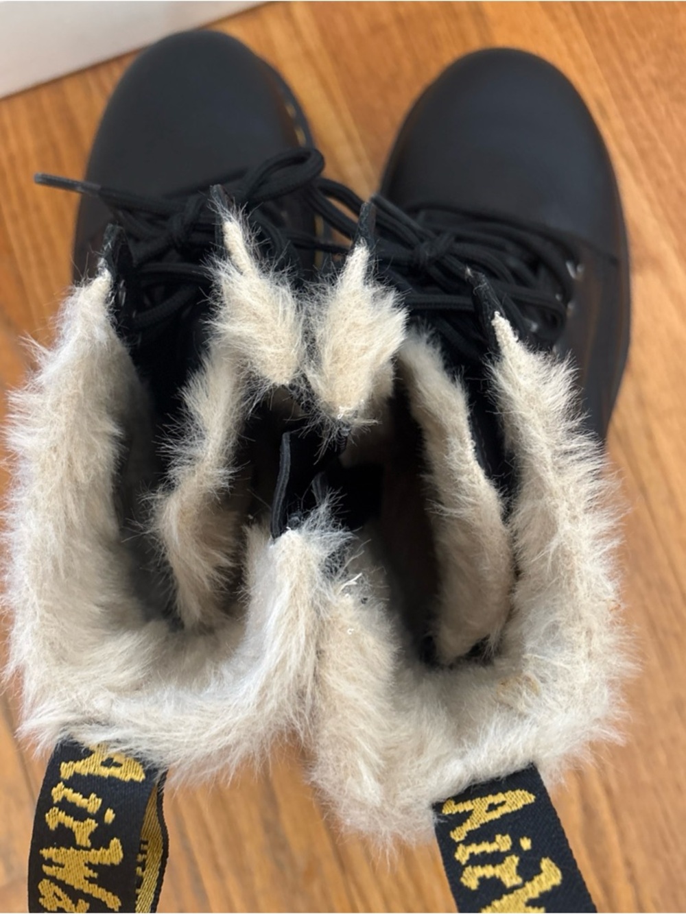 DR.MARTENS JADON BOOT LEATHER FAUX FUR LINED PLATFORMS Womens Size 8 M7 - Picture 6 of 9